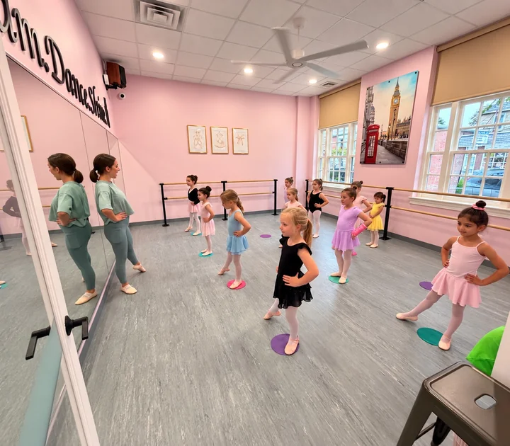 At the barre. A glimpse of everyday life at HSD.